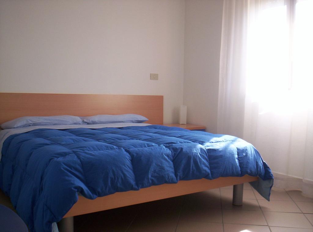 Apartment Tirreno Tirrenia Zimmer foto